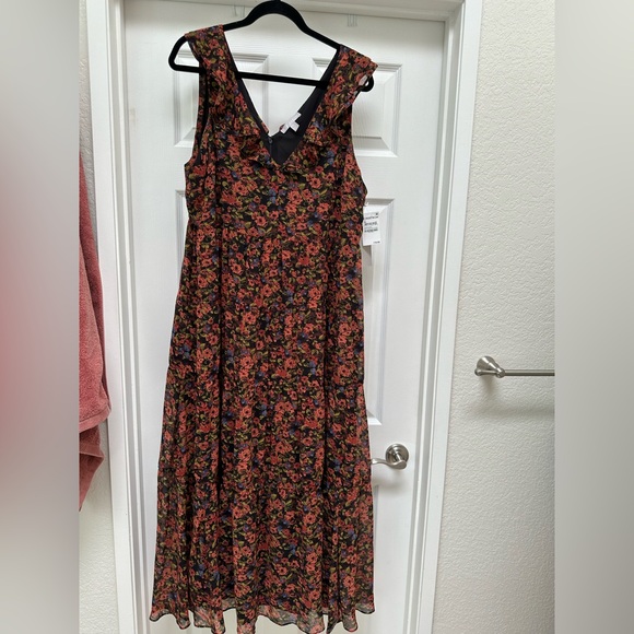 Chelsea28 Black and Red Floral Maxi Dress - Picture 1 of 8